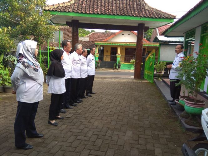 FOTO KEGIATAN APEL KEL.Demangan